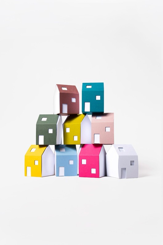 piled-coloured-notepads