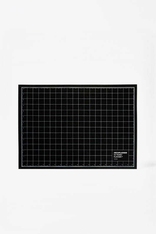 yearly-planner-back-black-tiles