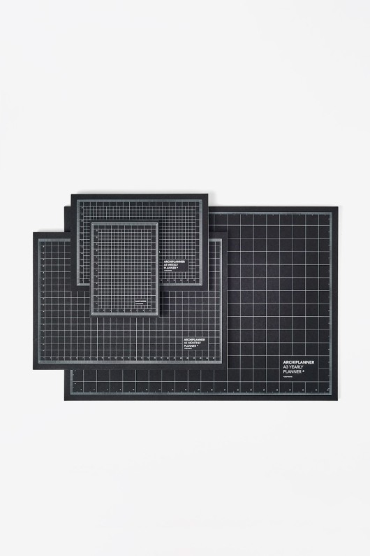 four-planners-back-black-tiles