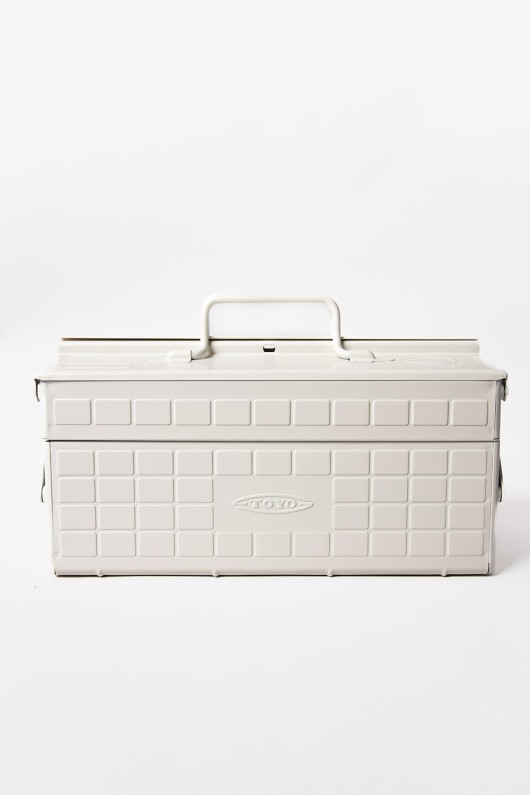 white-steel-toyo-toolbox-front-and-closed