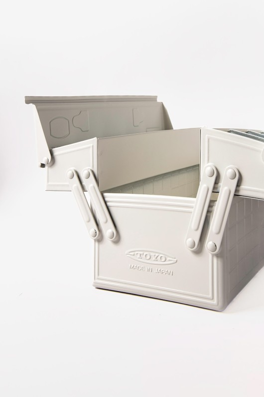 white-steel-toyo-toolbox-profile-and-opened
