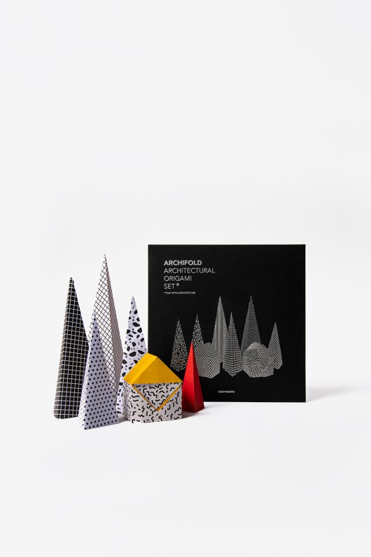 origami-archifold-box-coloured-paper-tiny-houses-and-pine-trees