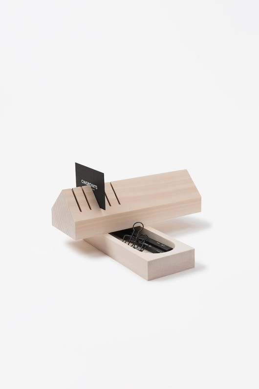 wooden-pen-box-with-small-card