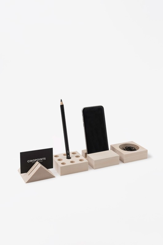 wooden-desk-organizer-unfolded-with-pencil-phone-and-card-aligned