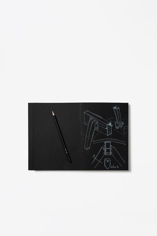 Archiblack-sketchbook-with-black-paper-and-white-pencil