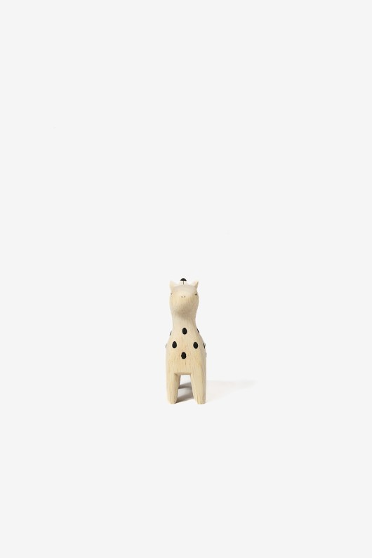 small wooden giraffe - front