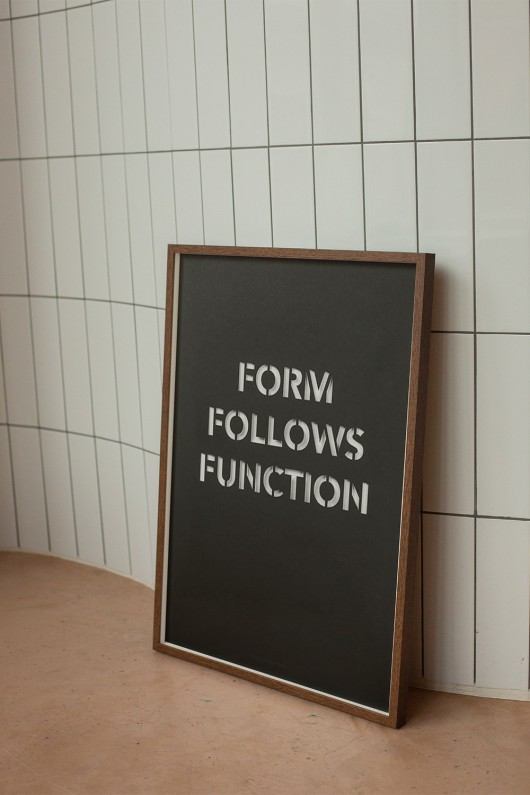 Form-follows-function-black-poster