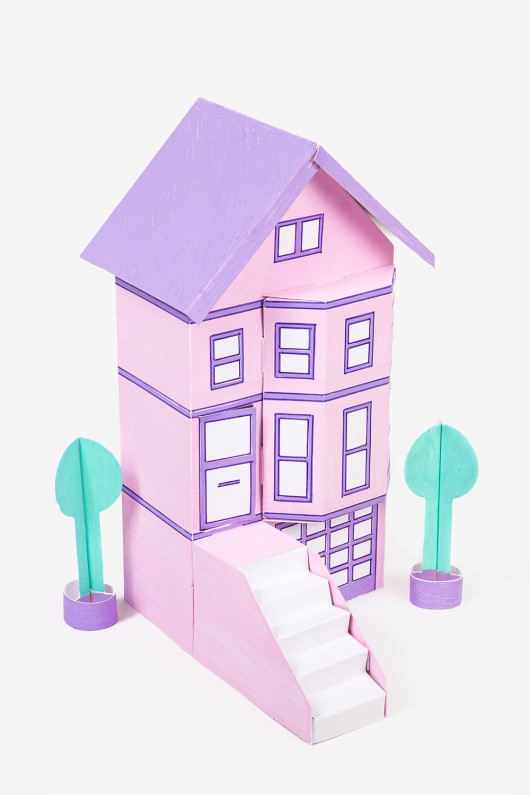 Maquette-en-papier-a-construire-San-Francisco-maison-colorie-rose
