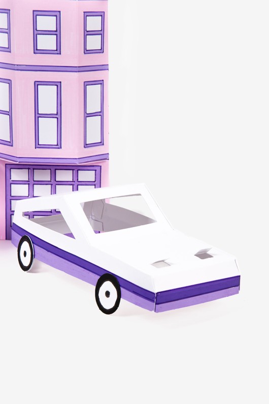 Maquette-en-papier-a-construire-San-Francisco-voiture-colorie-violet
