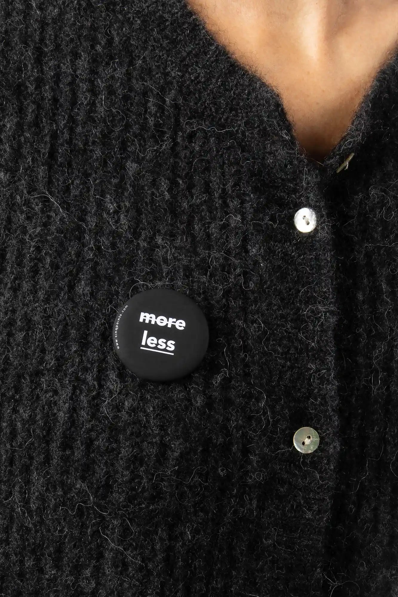 Less is more noir - badge