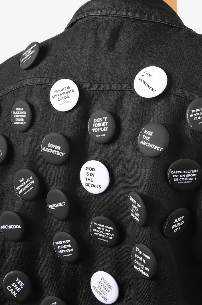 In Bauhaus we trust noir - badge